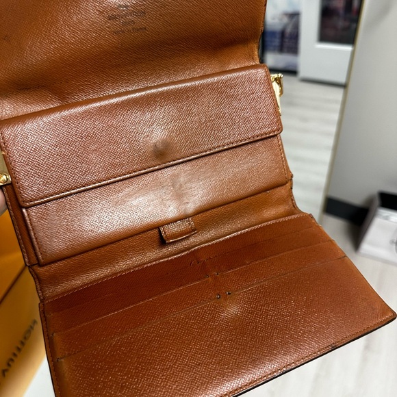 Authentic Louis Vuitton Wallet on Chain Monogram - Picture 3 of 3